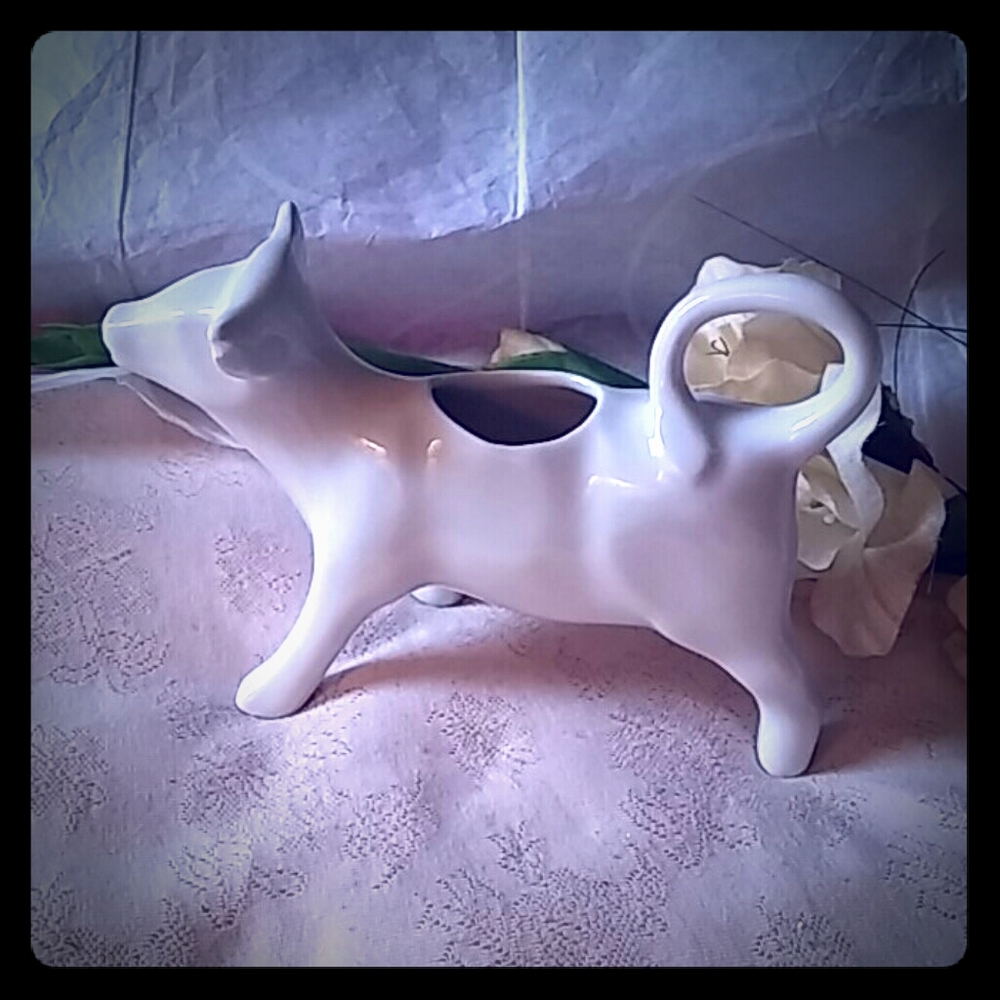 Vintage Hoan Porcelain Cow Creamer